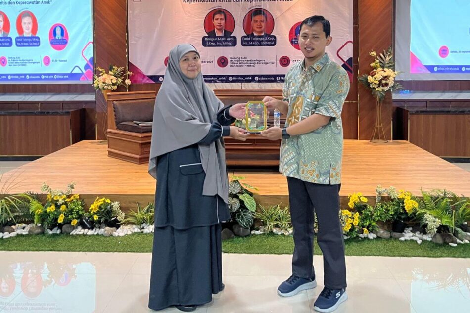 Seminar Nasional STIKes Mitra Husada Karanganyar